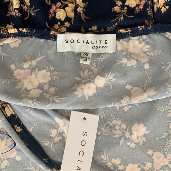 Floral tank top - Picture 6 of 7